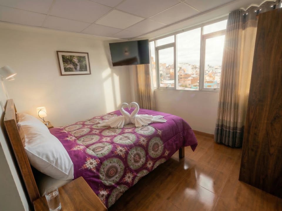 Bed, TV and multimedia, Photo of the whole room, Bedroom, wardrobe