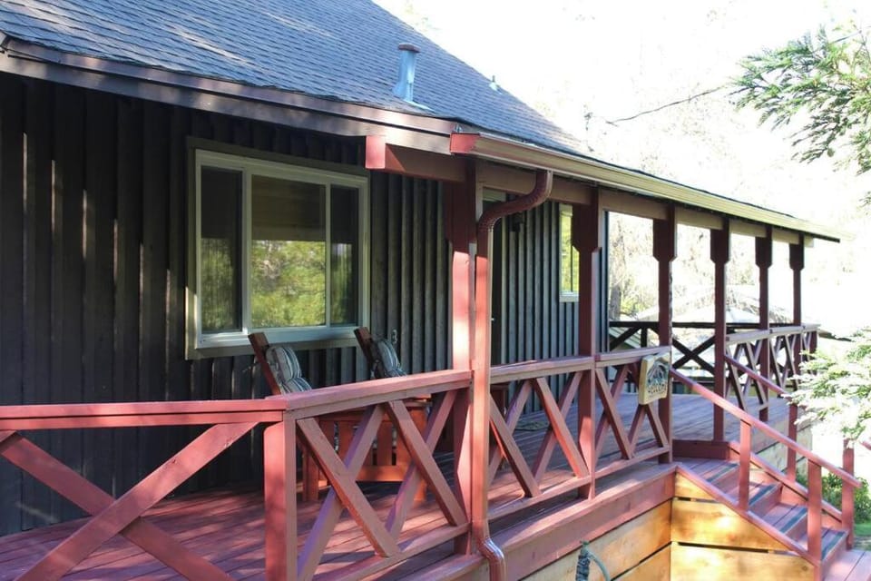 Rustic Chapparal Cabin at Bass Lake Heights Cabin in Bass Lake