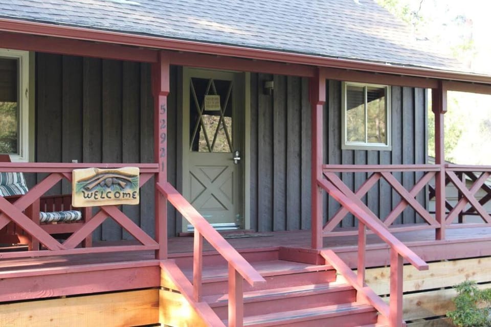 Rustic Chapparal Cabin at Bass Lake Heights Cabin in Bass Lake