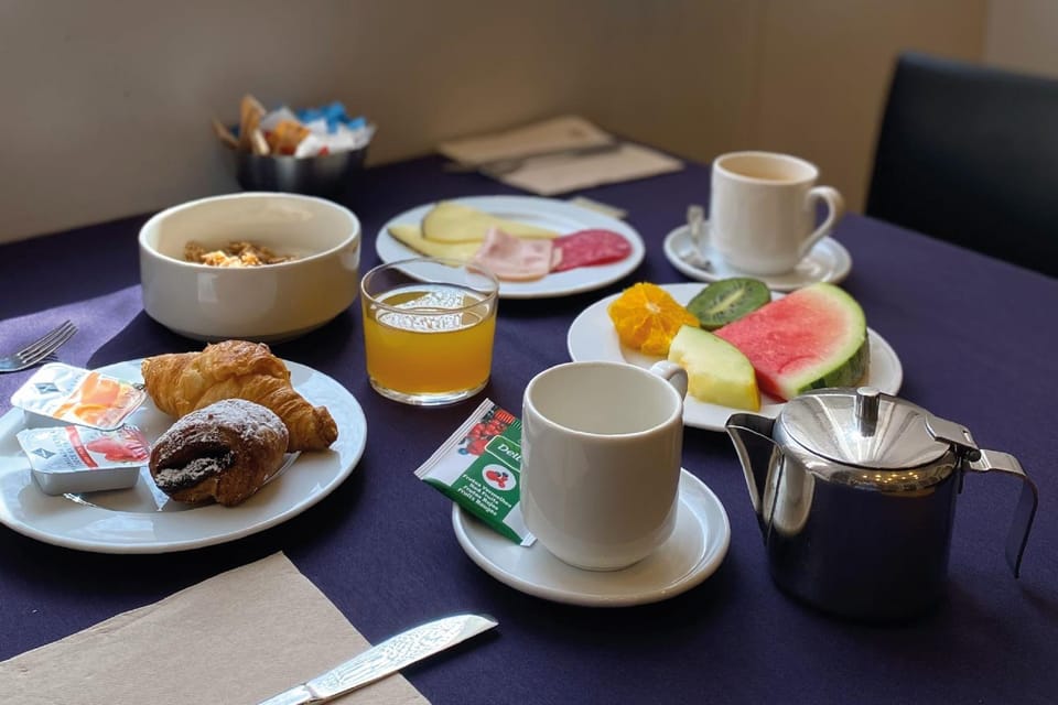 Breakfast, Buffet breakfast