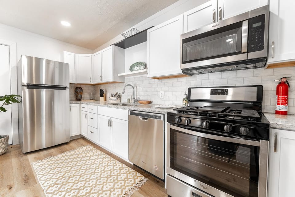 Kitchen or kitchenette, dishwasher, minibar, pet friendly, stove, toaster