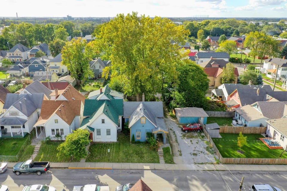 3 BR Cozy Home Near Indy Downtown , Foosball Table House in Indianapolis