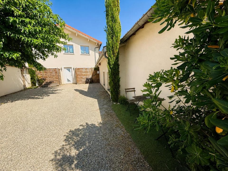 Love Room avec spa Apartment in Auvergne-Rhône-Alpes