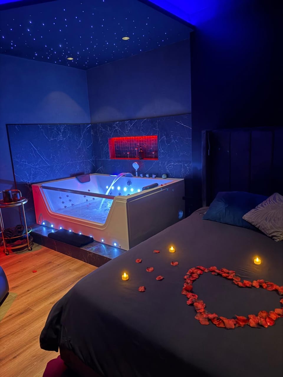 Love Room avec spa Apartment in Auvergne-Rhône-Alpes