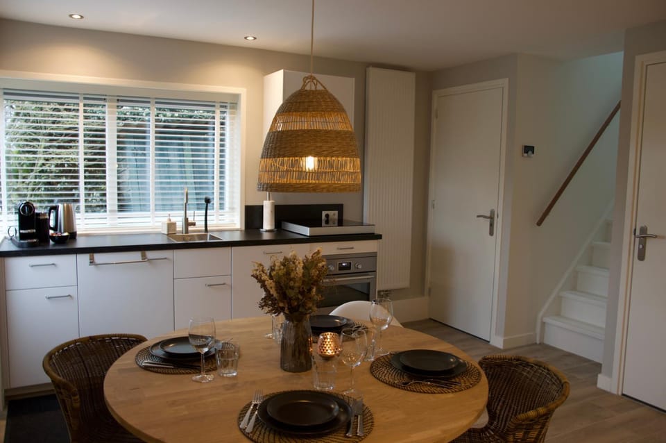 Kitchen or kitchenette, Breakfast, kitchen