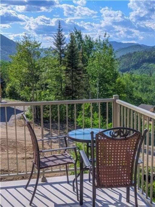 Natural landscape, Balcony/Terrace, Mountain view