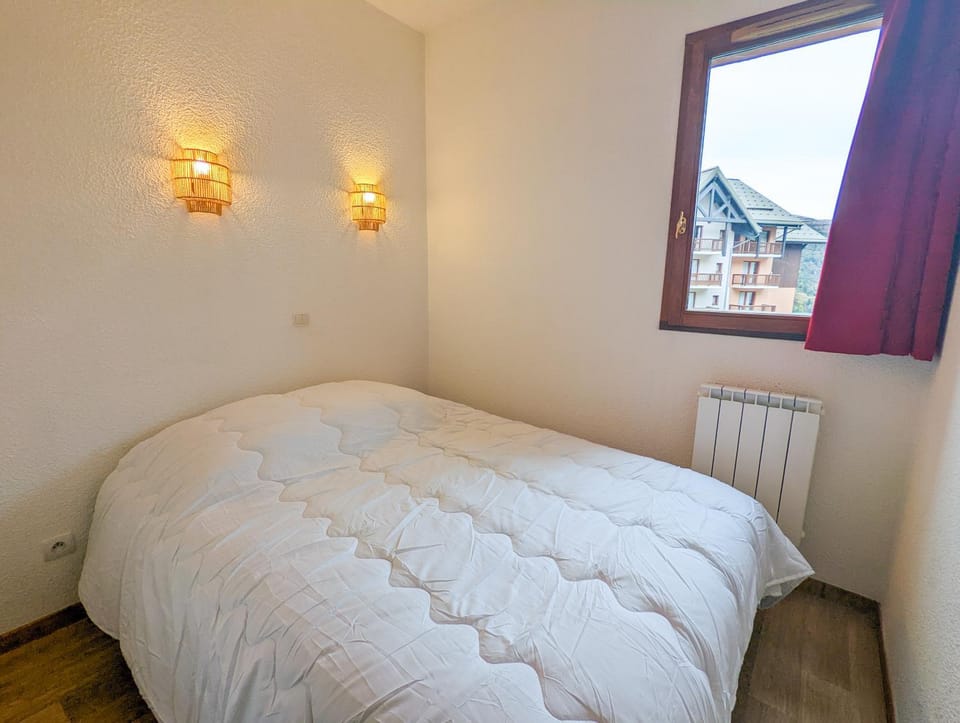 Bed, Bedroom, internet
