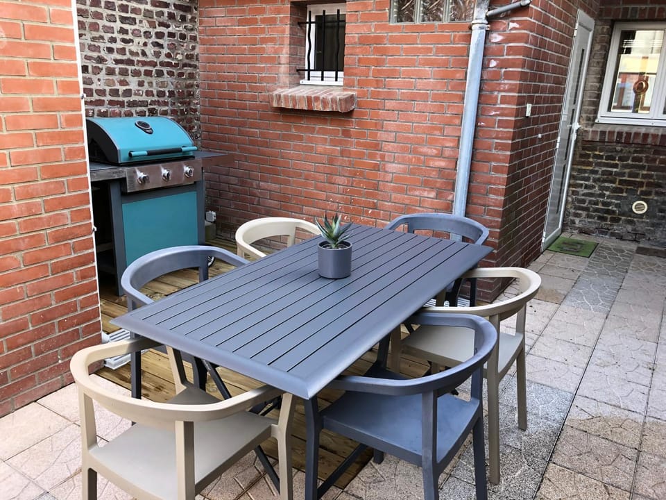 Patio, Facade/entrance, BBQ facilities