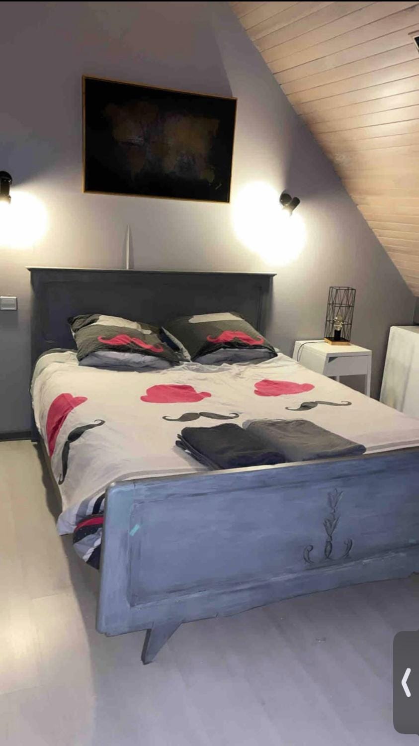 Bed, Bedroom
