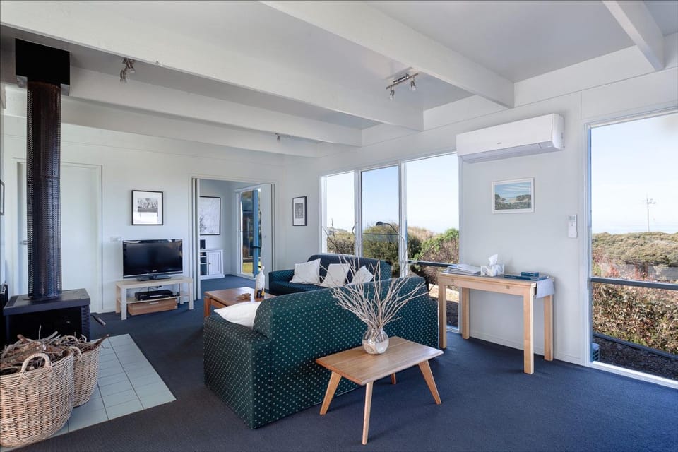 Moggs View House in Aireys Inlet