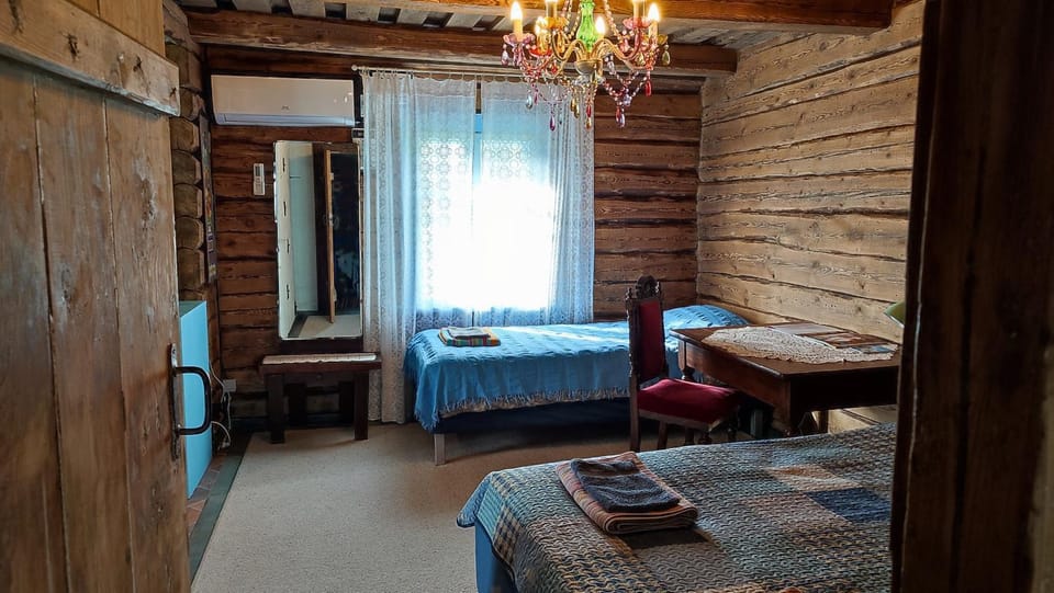 Bed, Living room, Photo of the whole room, Bedroom
