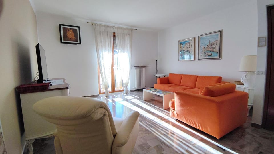 TV and multimedia, Balcony/Terrace, Living room