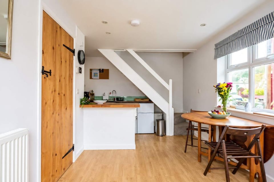 Riverside Bothy In Heart of Scenic Harbour Village House in Saint Davids