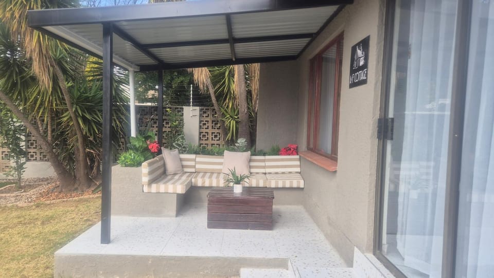 A&F Cottage with pool n braai Apartment in Sandton