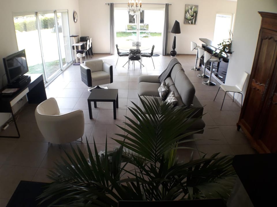 Living room, Seating area