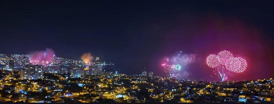 Depto Valparaíso con Vista al Mar y a la Bahía de Valparaíso Apartment in Valparaiso
