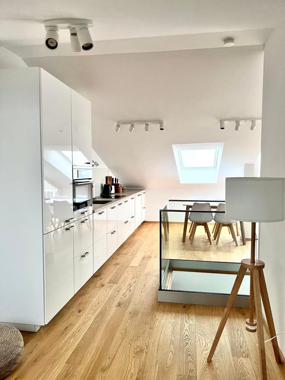 Dining area, kitchen