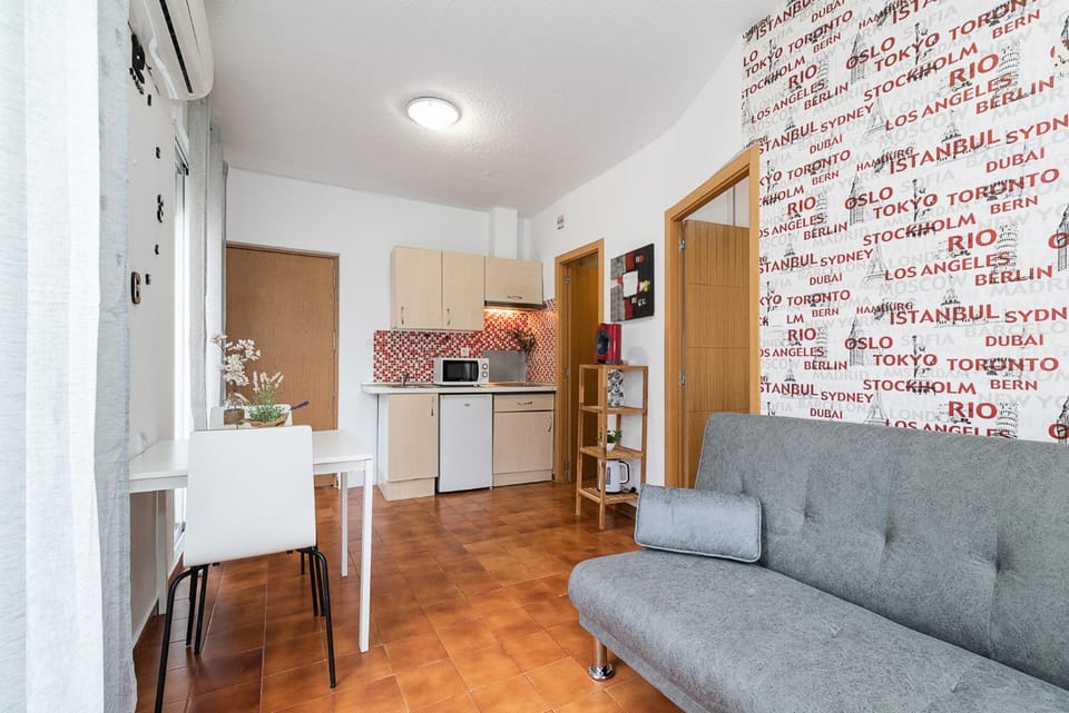 Kitchen or kitchenette, Living room