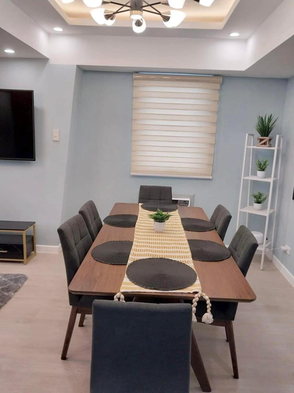 1BEDROOM Unit at Azure north With Netflix up to 6PAX Apartment in Calabarzon