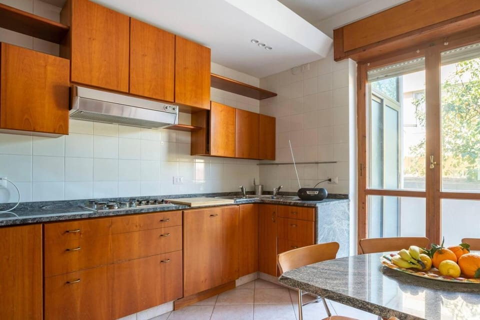 Kitchen or kitchenette, Dining area, pet friendly, stove