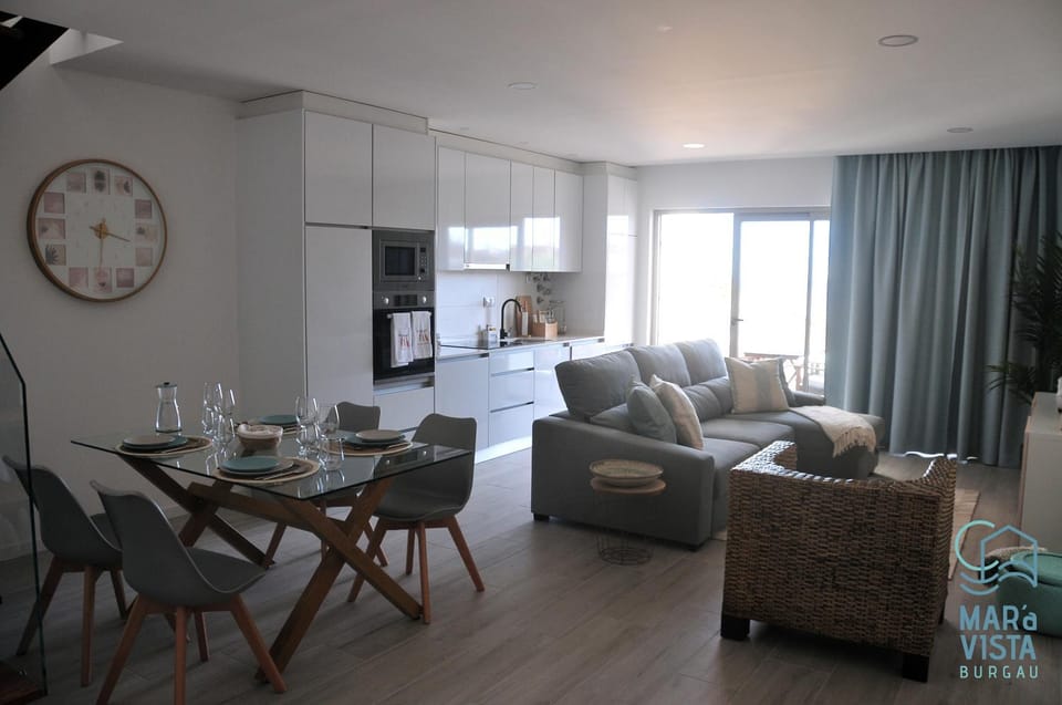 Kitchen or kitchenette, Living room, Dining area