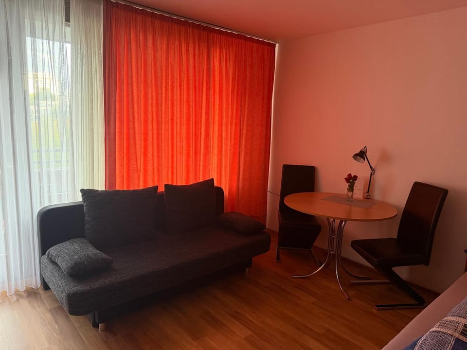 B606, Schönes Appartement in ruhiger Lager Apartment in Koblenz