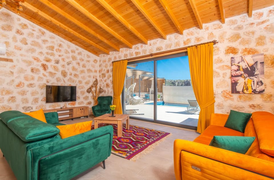 Havuzu dışarıdan görünmeyen jakuzili özel havuzlu lüks villa Villa in Kalkan Belediyesi