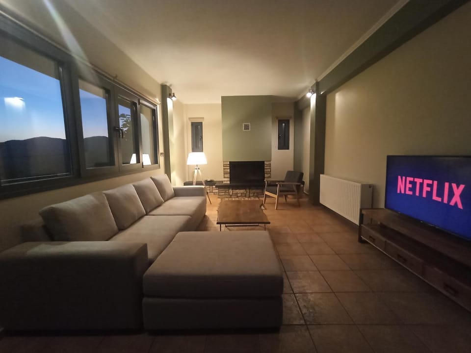 TV and multimedia, Living room, Seating area