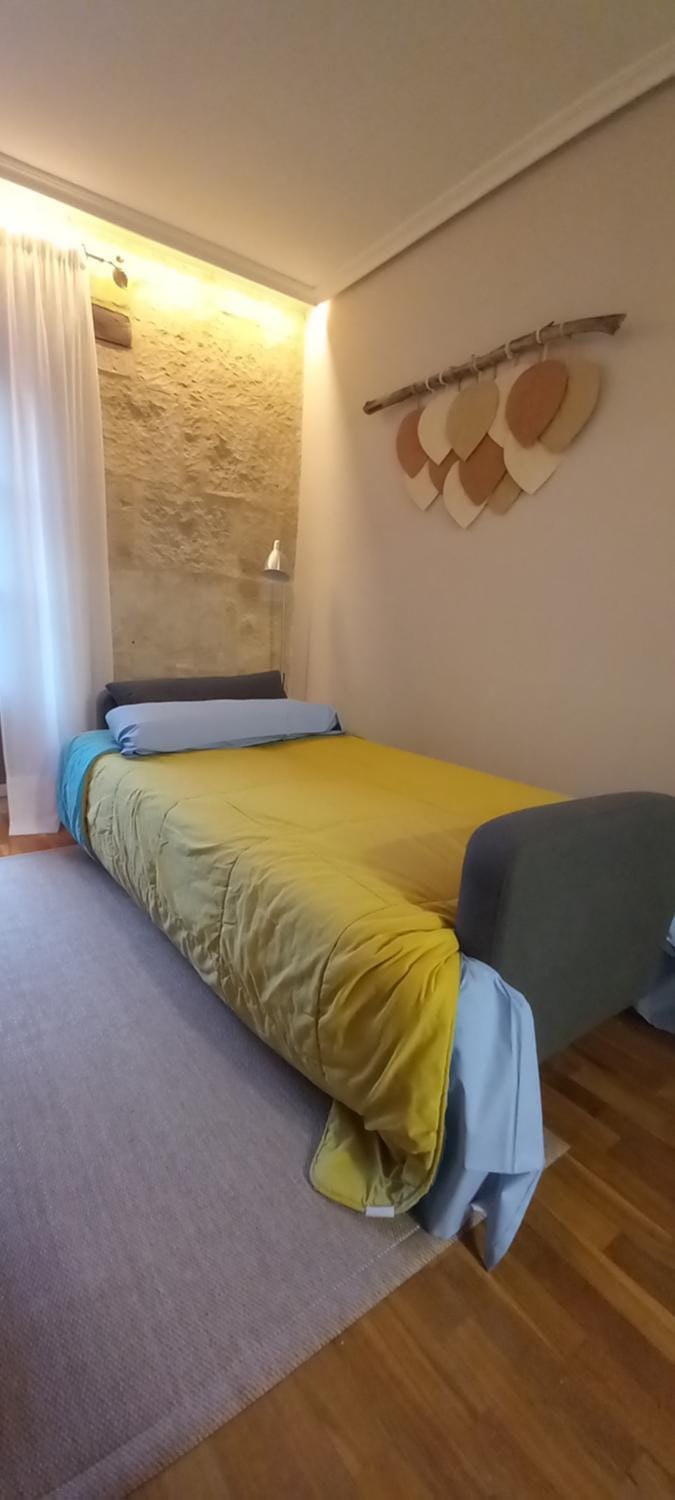 Bed, Living room