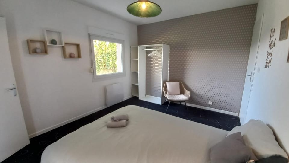 Adorable studio avec entrée indépendante Bed and Breakfast in Dijon