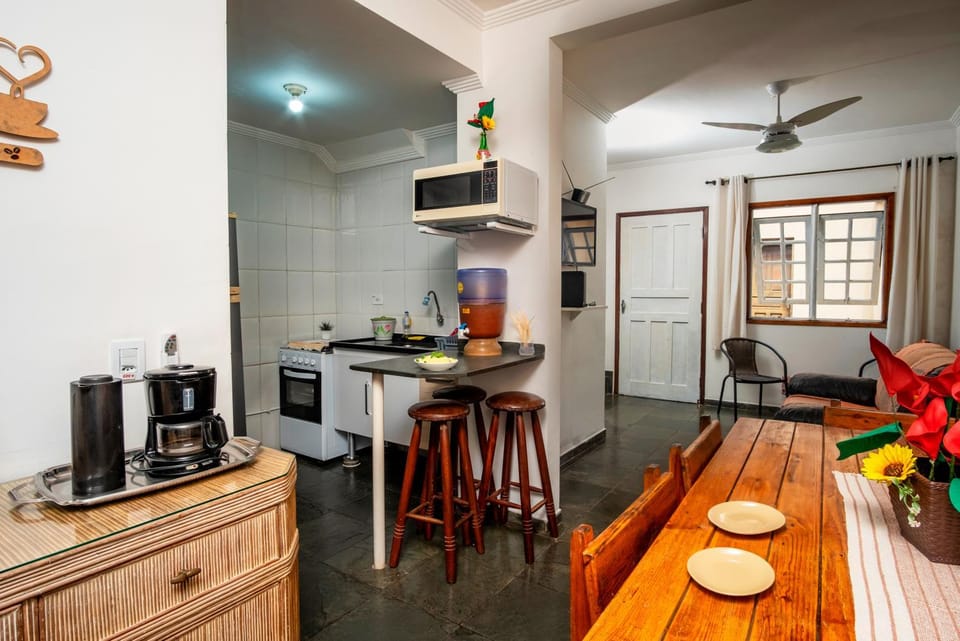 Coffee/tea facilities, Kitchen or kitchenette, Dining area, fireplace, minibar, pet friendly, stove