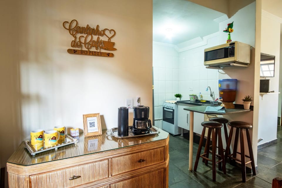 Kitchen or kitchenette, Dining area, minibar, pet friendly, stove