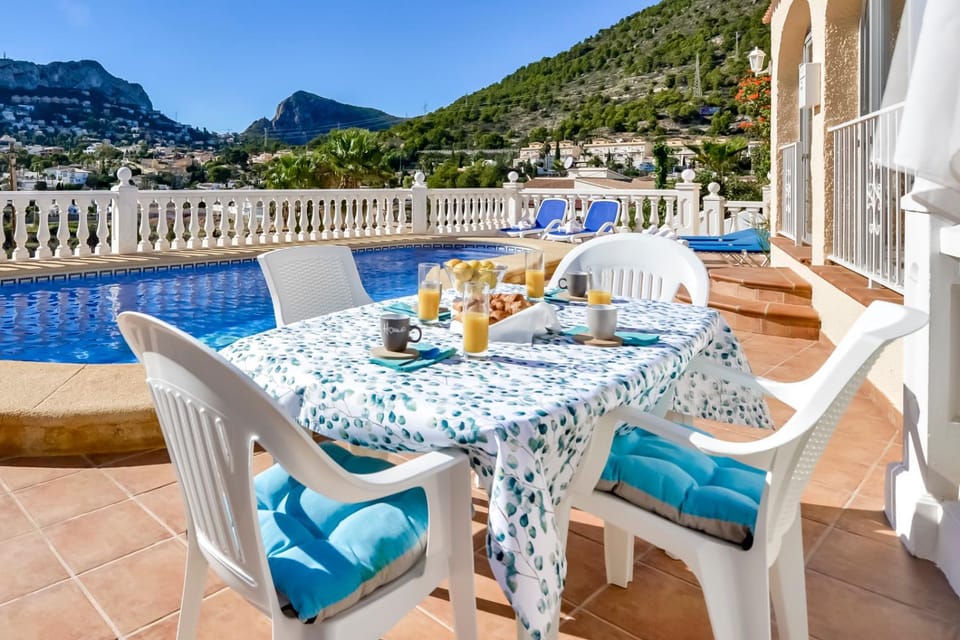 Balcony/Terrace, Pool view, sunbed