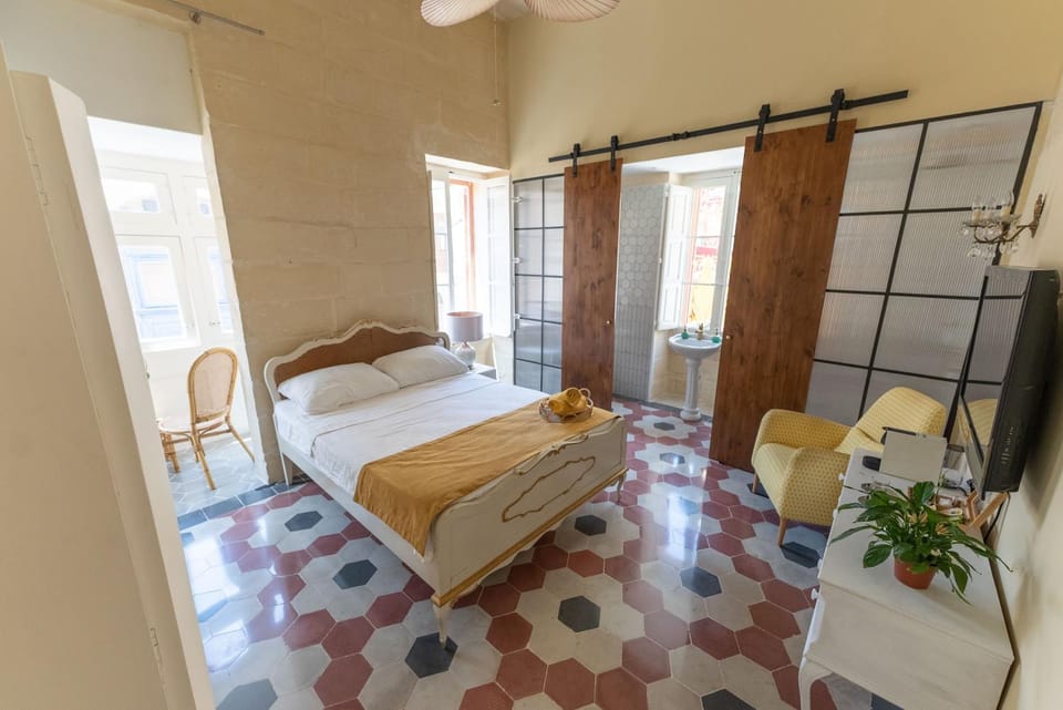 Bed, Bathroom, Bedroom