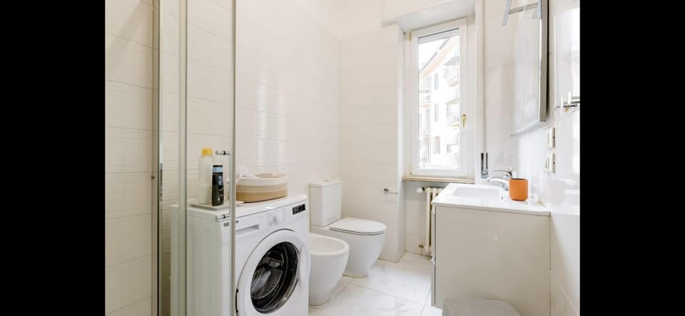 Toilet, Bathroom, washing machine