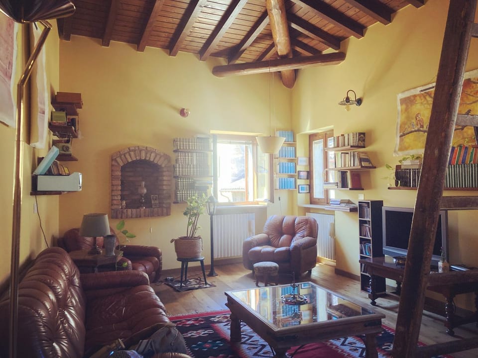 Living room, Seating area