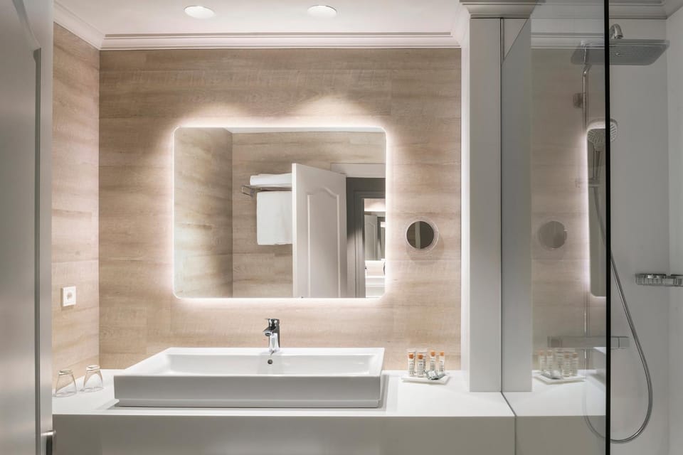 Bathroom, Bedroom