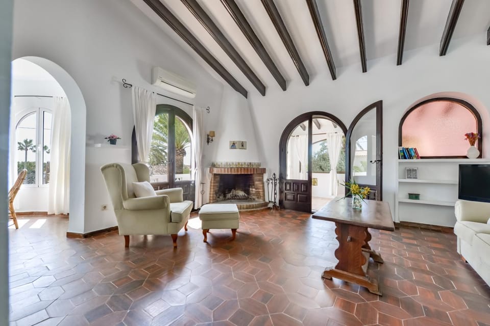 TV and multimedia, Living room, air conditioner