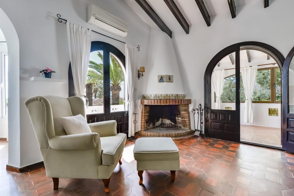 Living room, air conditioner