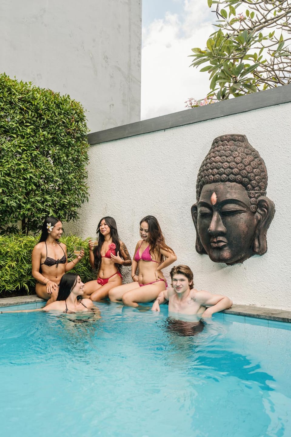 Nearby landmark, Day, People, Natural landscape, Pool view, Swimming pool, group of guests, Family
