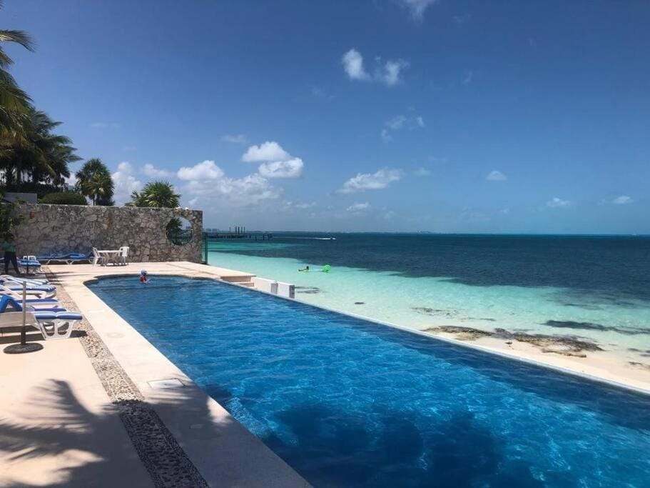 beach front apartment hotel zone Apartment in Cancun