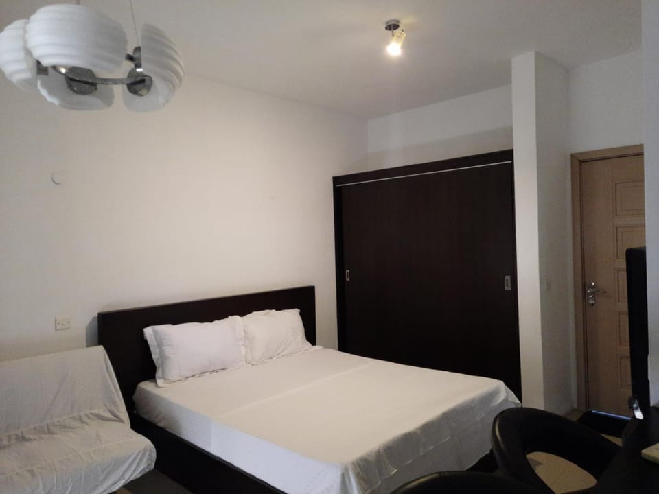 Ocean Drive Studio, next to the Beach Apartment in Grand Baie