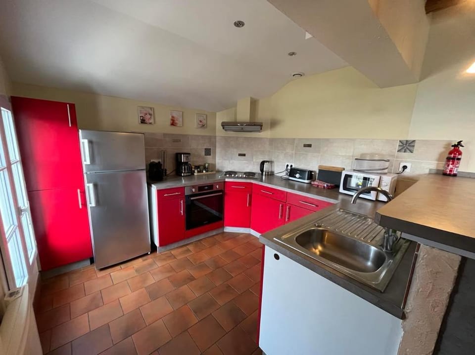 Kitchen or kitchenette, kitchen, kitchen