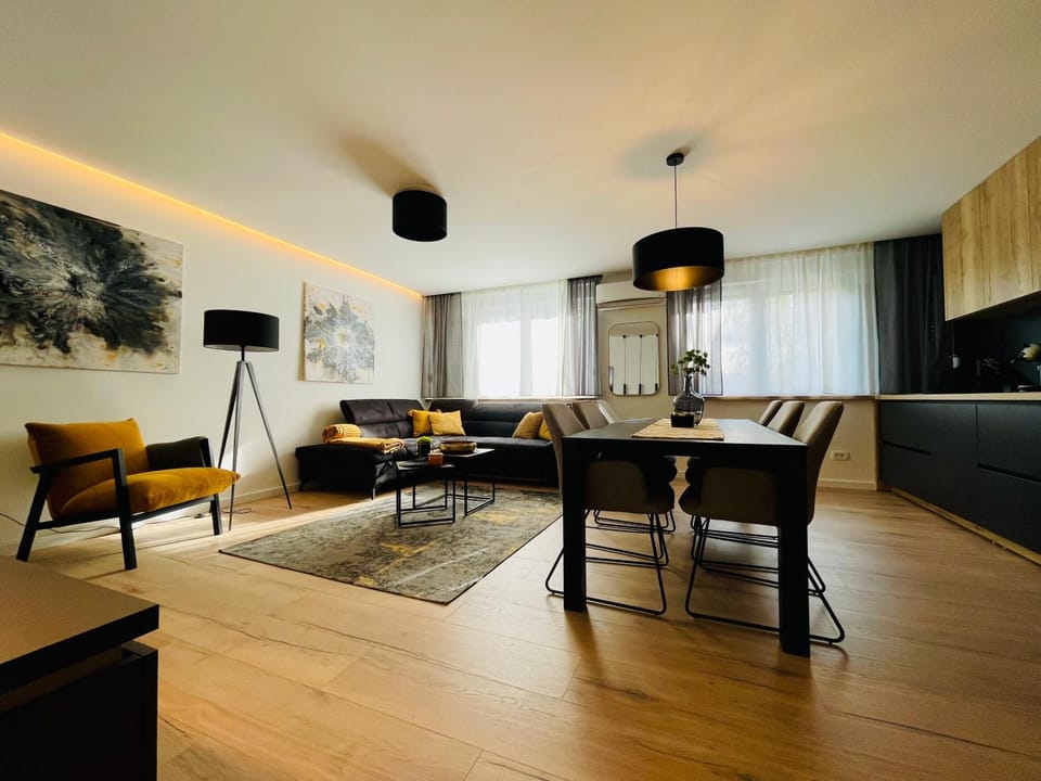 Kitchen or kitchenette, Living room, Seating area
