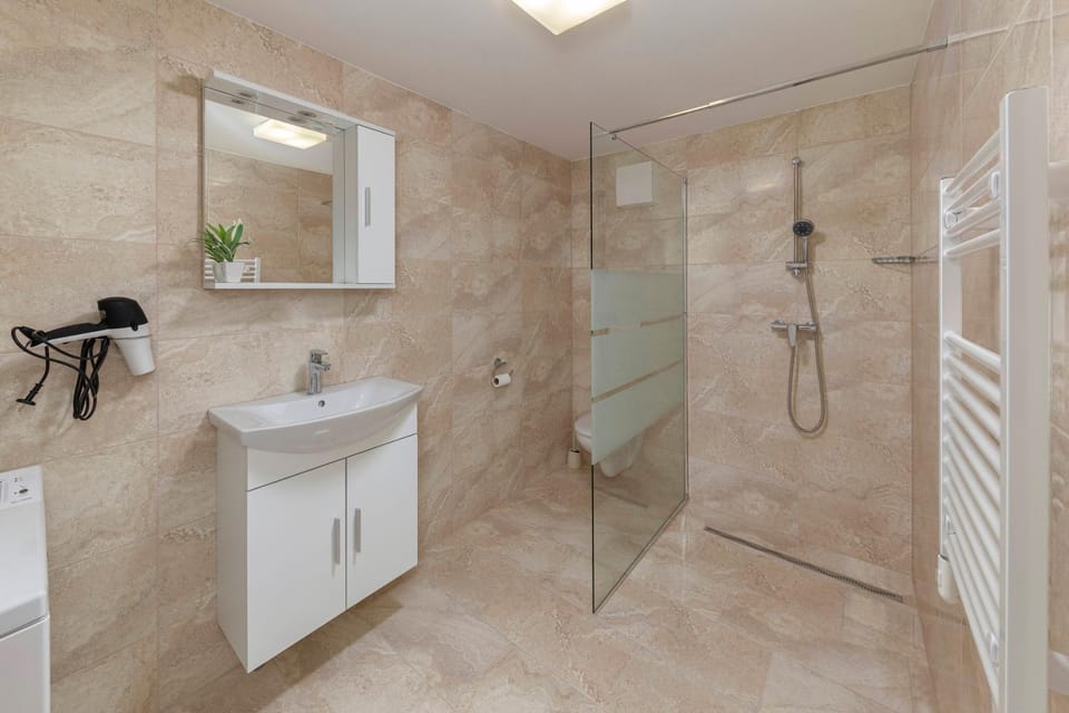 Shower, Bathroom, heating