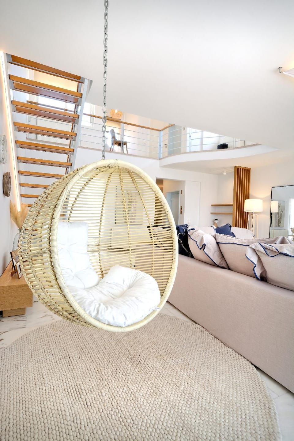 Living room, Decorative detail, Seating area