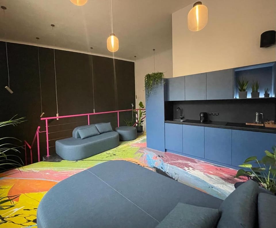 Bed, Kitchen or kitchenette, Living room, Seating area, kitchen, kitchen