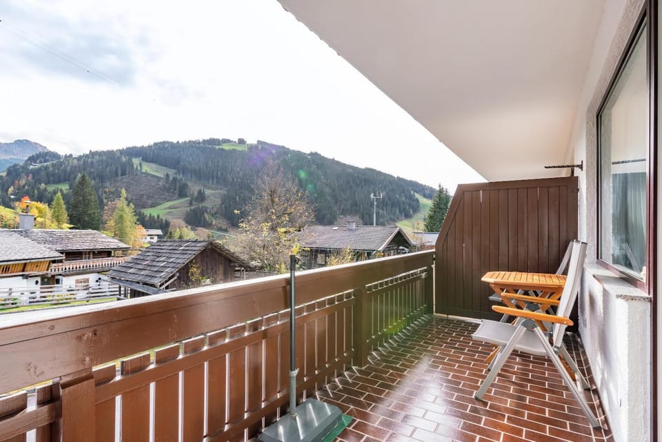 Balcony/Terrace, Mountain view