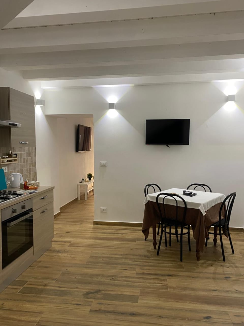 TV and multimedia, Kitchen or kitchenette, Dining area, pet friendly, stove