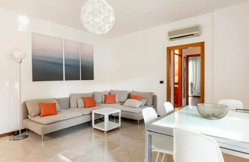 Living room, air conditioner